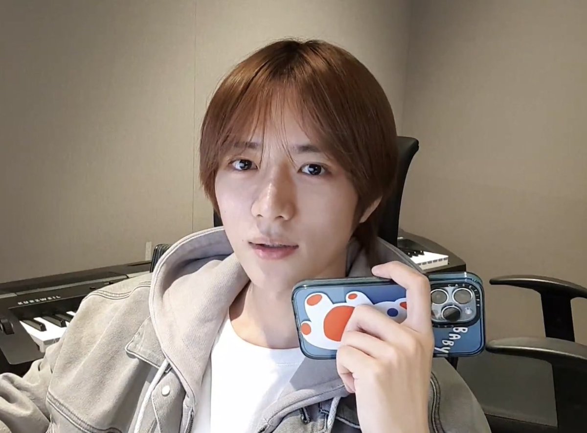 mojichao0's tweet image. อ๋อออออไฟโรเซ่ก็มาพบเจอบลิ้งท่านนึง 55555555555  ดูไม่ออกเลยเนาะว่าเป็นบลิ้ง 5555555555555555555 ไลฟ์หน้าขอออนเดอะกราวด์ร้องสด