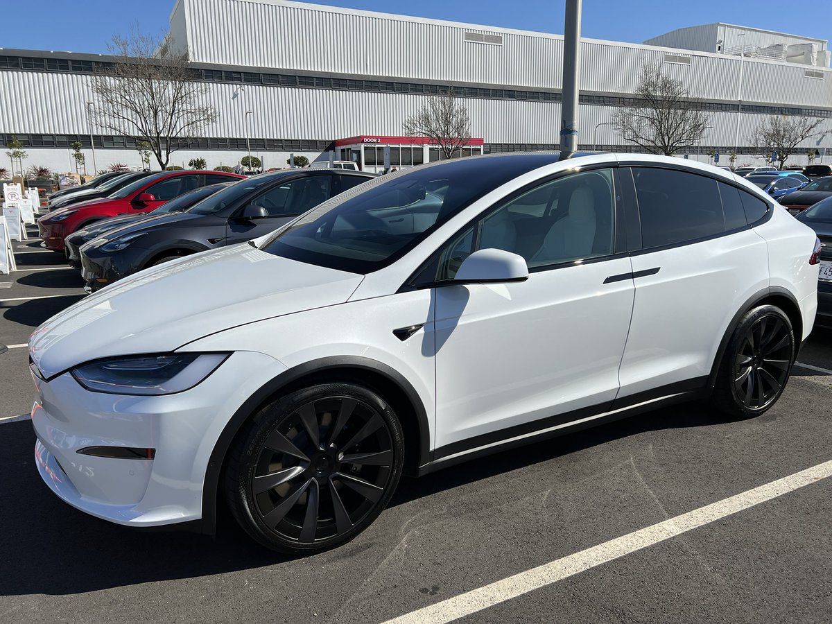 Picking up our new <a href="/Tesla/">Tesla</a> Model X Plaid! Thanks <a href="/elonmusk/">Elon Musk</a> #Tesla #plaid #modelX #ElonMusk