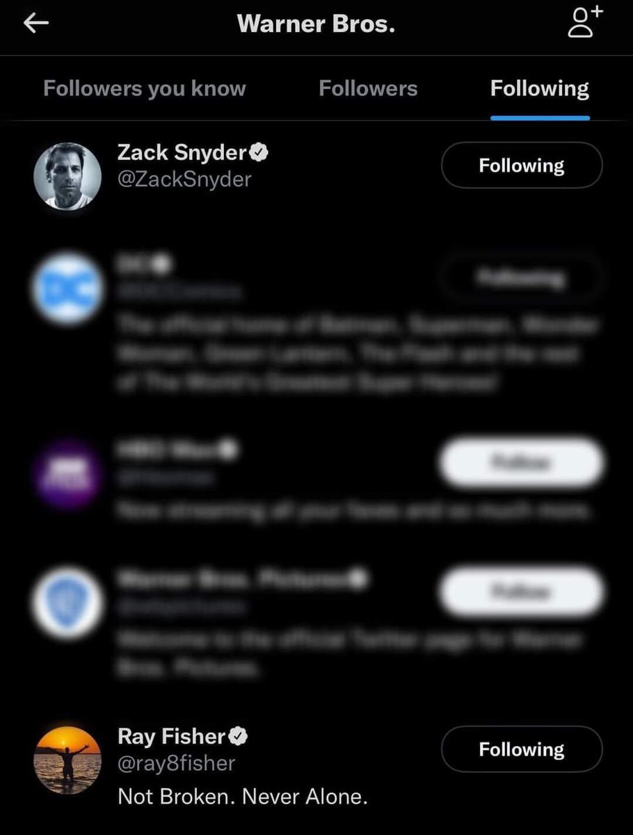 Yeah_thisis_PK's tweet photo. Warner's official Twitter account returned today to follow director Zack Snyder on Twitter, in addition to the director, the company also followed actor Ray Fisher (Cyborg).

 Would it be a sign of the director's return to Warner/DC productions? https://t.co/Ai8QcHLU5d