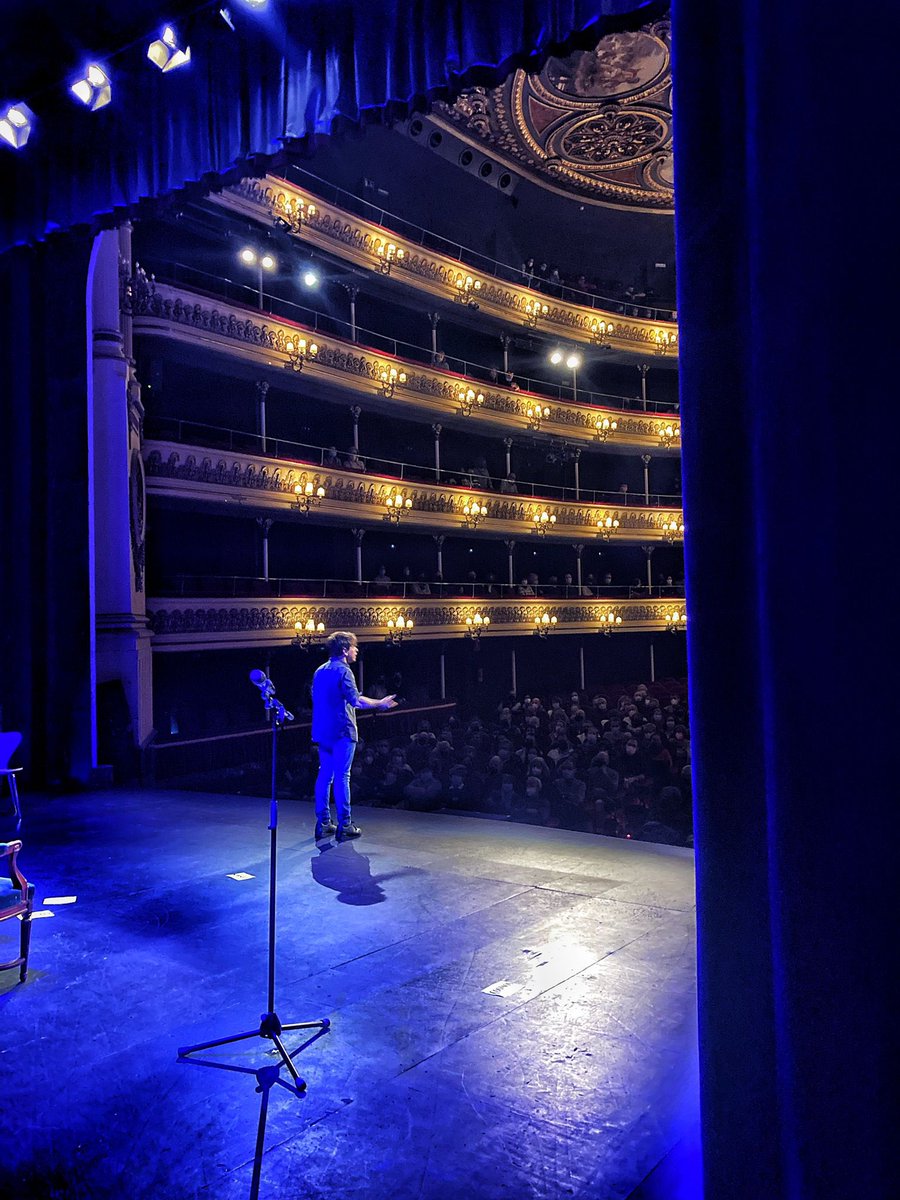 teatroolimpia's tweet photo. 🎭 Tras arrasar en el Principal de Zaragoza llega COSMOS 🪐El último show de Juan Carlos Ortega. Avalado por critica y público, con el apoyo de @RadioHuesca dentro de nuestro ciclo #HuescaHumor
📌Domingo, 10 de abril, 19 horas.
🎟Entrada anticipada 18€ https://t.co/7sqpam6vO9 https://t.co/HjrRxaLbr3