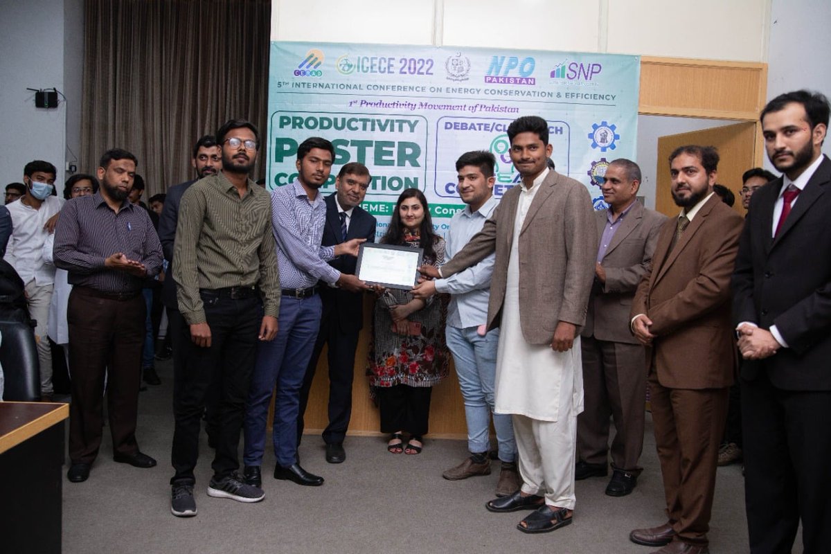 prof_dr_waqar's tweet photo. Dr. Waqar at the prize distribution ceremony of the student competition organized by the Centre for Energy Research &amp; Development UET Lahore and National Productivity Organization, Pakistan. https://t.co/h5xbhvLTQX