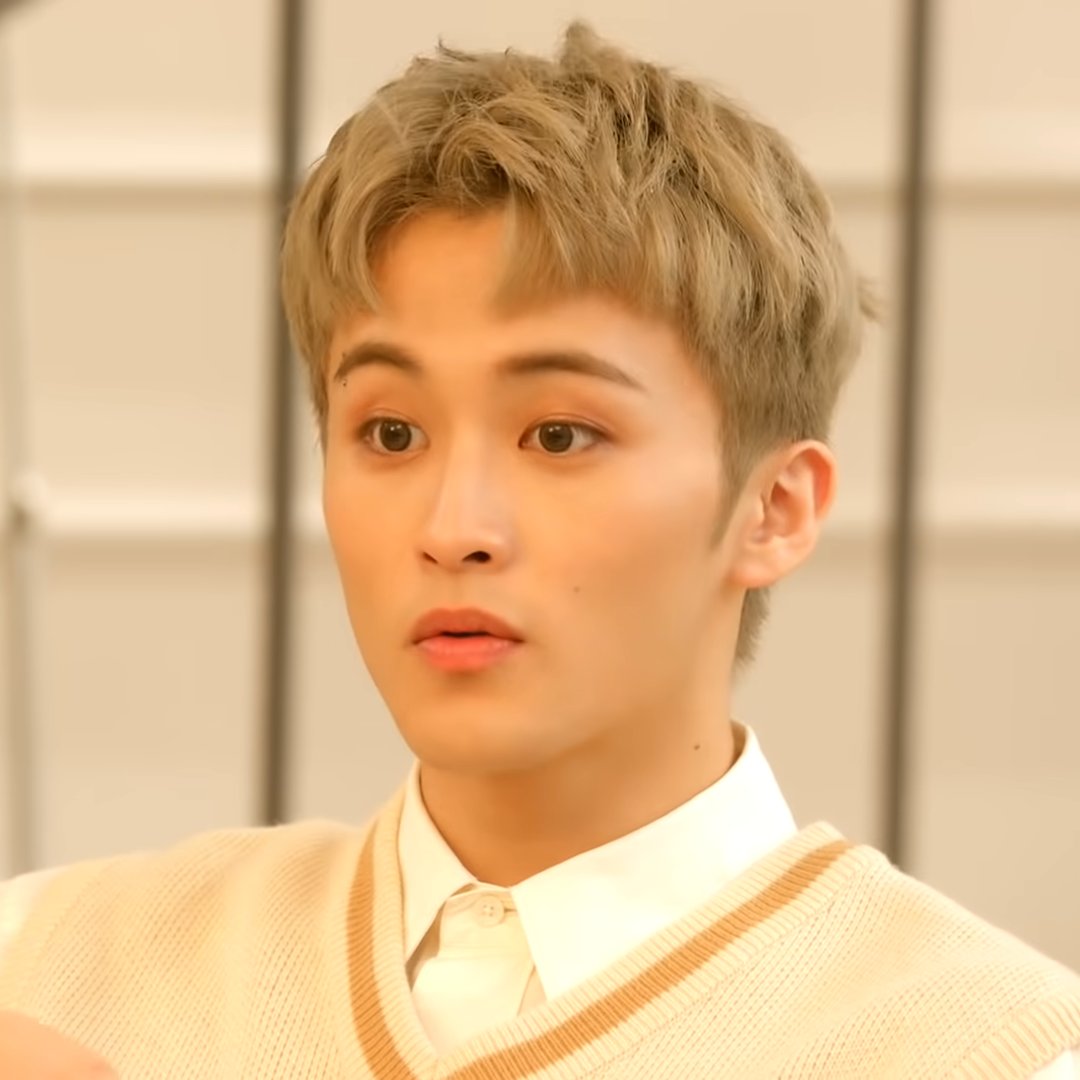 marklee_pics's tweet photo. #마크 #MARKLEE  in A Cup of Coffee Part. 3 | THE NCT SHOW
His ears are so TINY. Just MINI. Opposite of Dumbo. Mumbo....😭 https://t.co/Z6s6LyoEcV