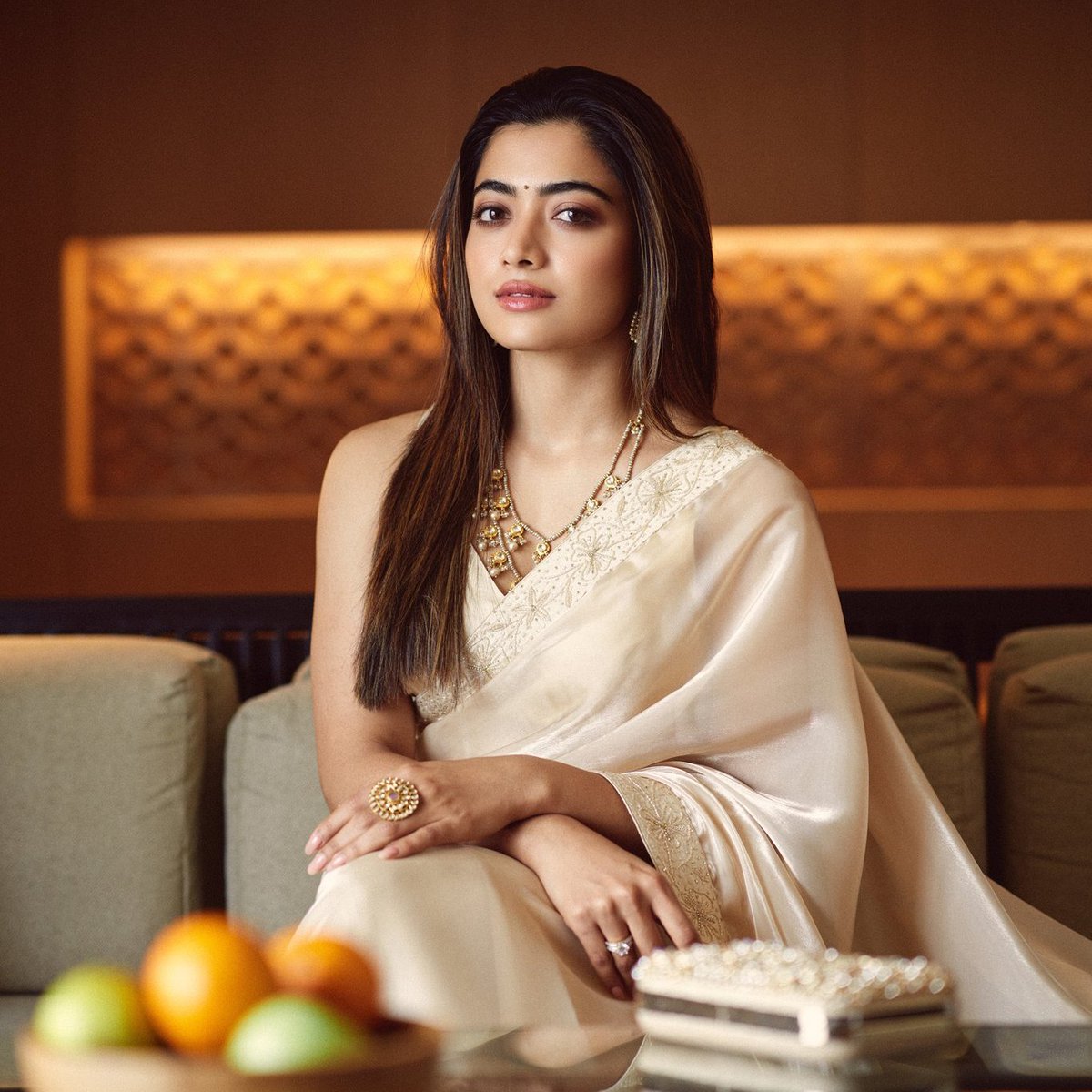viptamilcinema's tweet photo. Happy birthday @iamRashmika . Have a wonderful Year ahead. God bless you Angel
#HBDRashmikaMandanna
Follow @viptamilonline (https://t.co/RHIWGWgxK8) to get more instant updates on Cinema & OTT!
#VIPTamilOnline #Like #Share #Comment #Retweet #CINEMAUPDATE https://t.co/6bVsgsPdrG