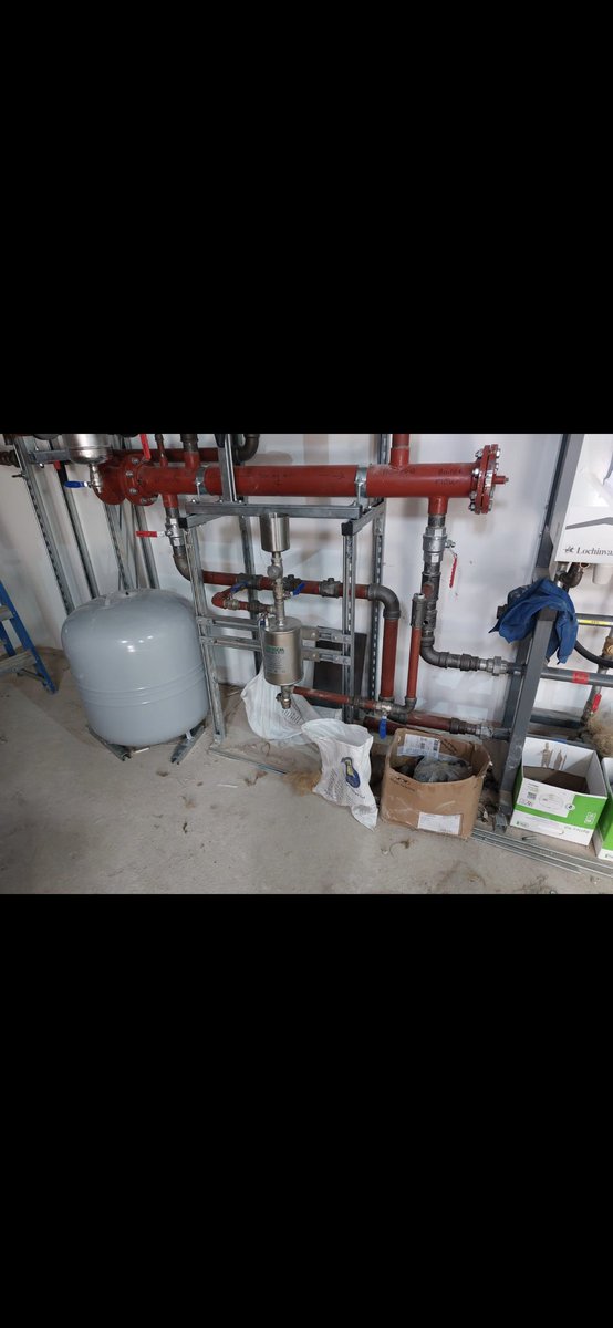 PeacewardS's tweet photo. #plantroom nearing completion in #Tamworth #Peaceward #pipework #steel #copper #pipefitter #engineering https://t.co/C0WDHnt5Gm