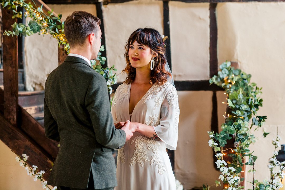 The @pilgrimsrest_battle has the most gorgeous backdrop for a wedding ceremony. Such beautiful rustic charm. 
.
.
.
. 
#pilgrimsrest #battlewedding #sussexwedding #sussexweddingphotographer #sussexweddingvenue #engaged #weddingplanning #weddinginspo  #wildelopements #brightonwedd