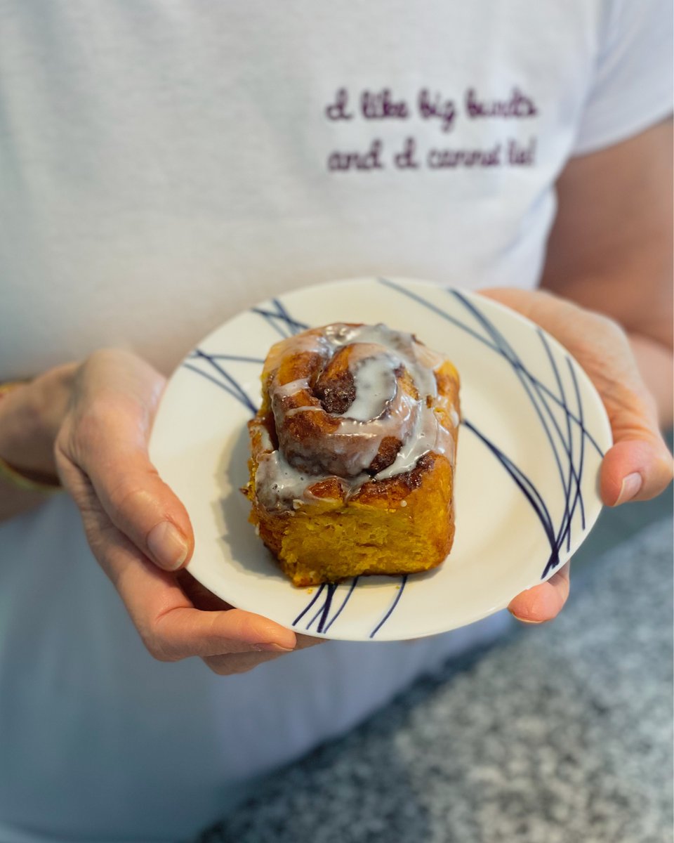 Diese Süsskartoffelschnecken sind einfach ein Traum! Wer hat sie schon alles gemacht? xxx Cyn 

#hefeschnecken #cinnamonrolls #modernbaking #backenmitliebe #backen #homemade #cynthiabarcomi