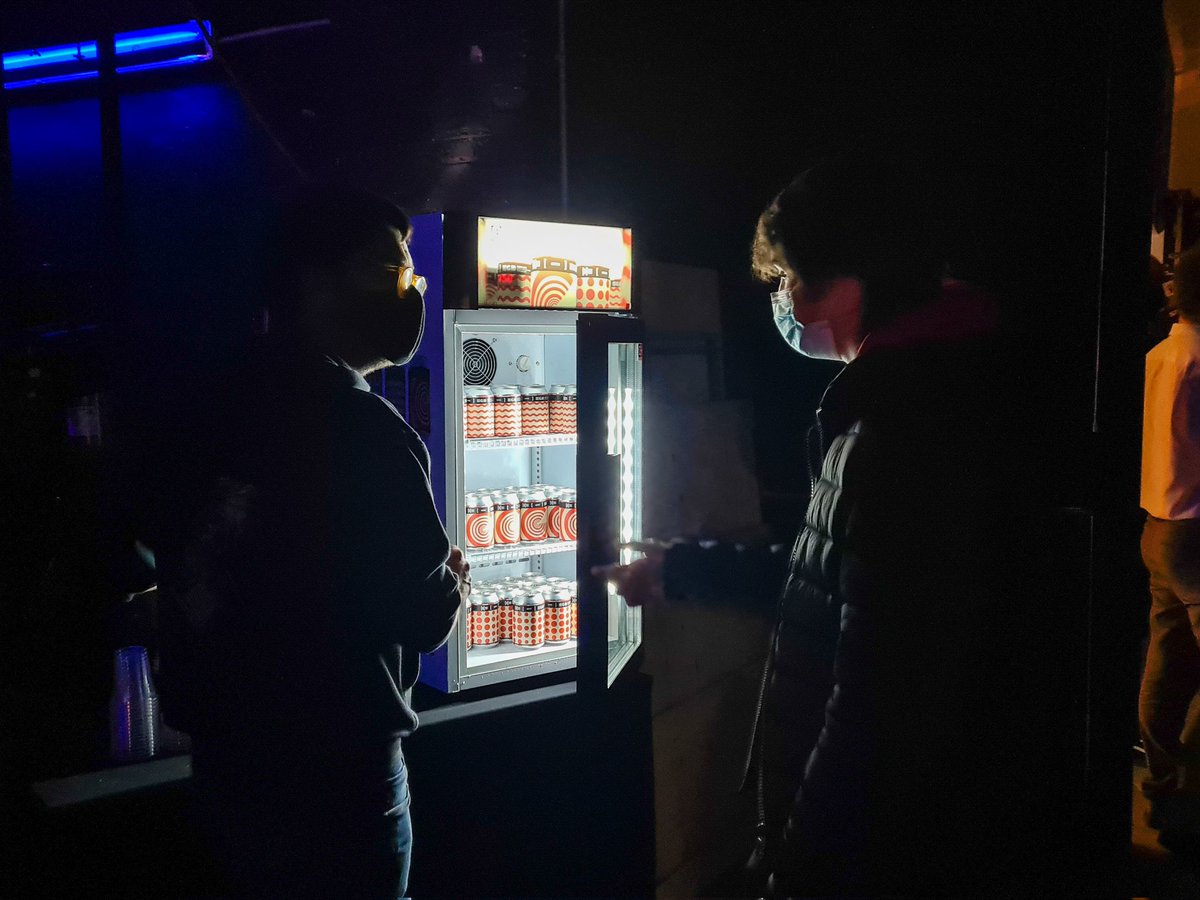 igualadaccc2022's tweet photo. 🍻 Durant el concert es pot degustar la nova cervesa artesana, la 08700, creada especialment per l’any de la capital de la cultura catalana per la cervesera igualadina #recbrew.
#CulturaIgualada #Igualada https://t.co/nFy28RGv6F
