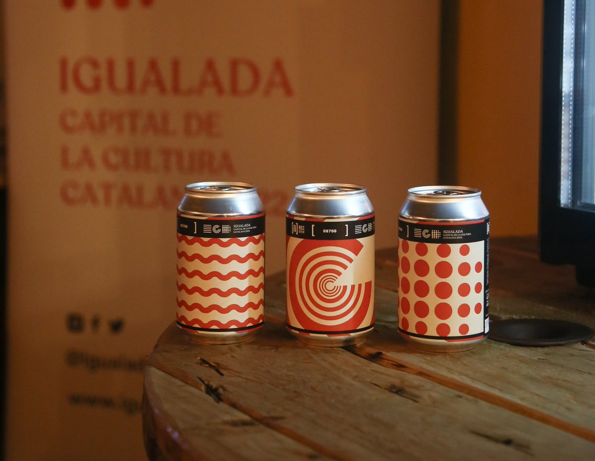 igualadaccc2022's tweet photo. 🍻 Durant el concert es pot degustar la nova cervesa artesana, la 08700, creada especialment per l’any de la capital de la cultura catalana per la cervesera igualadina #recbrew.
#CulturaIgualada #Igualada https://t.co/nFy28RGv6F