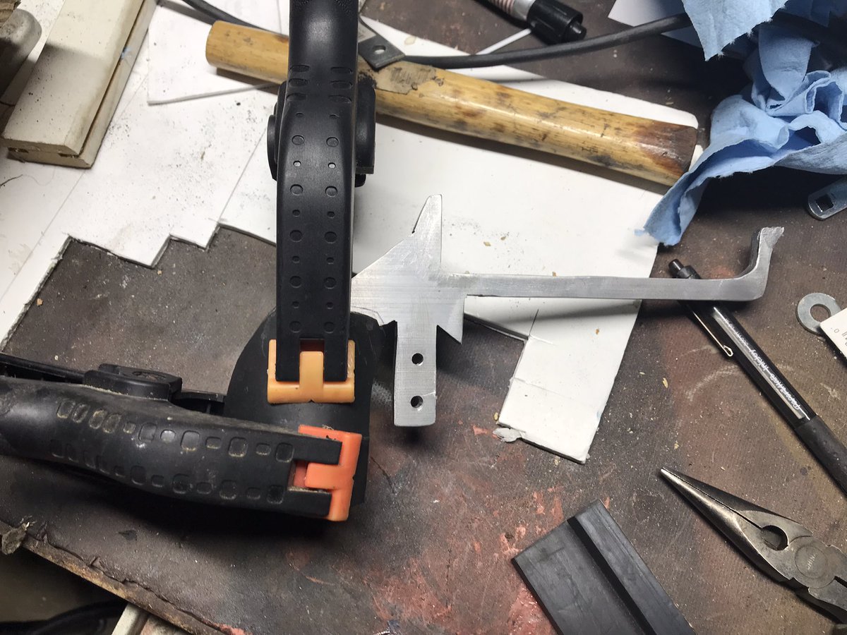 MediocreModeler's tweet image. Getting a grip on things. Putting the clamps on overnight to let the contact adhesive do it’s thing. Then we can start shaping in the belt sander. 

#gobuildsomething
#teslagun
#warehouse13