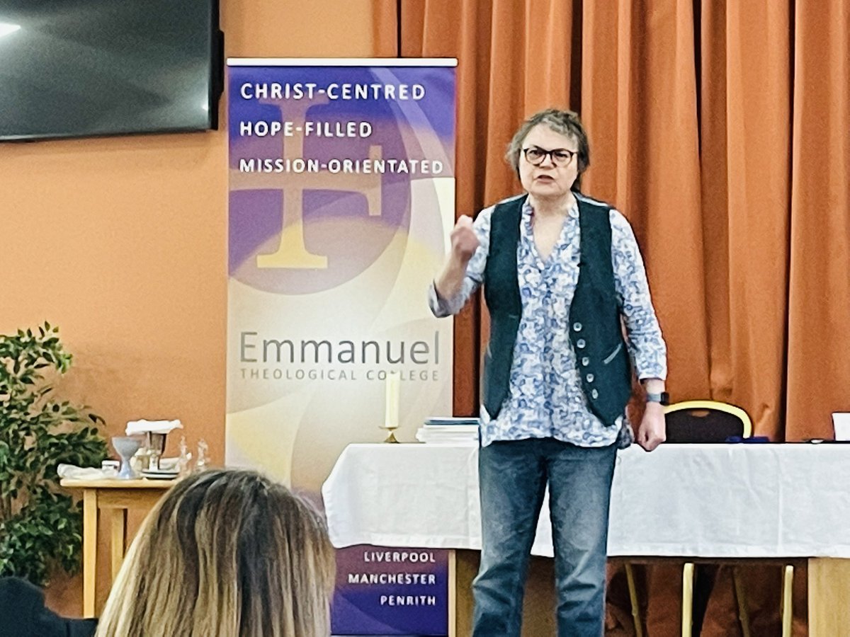 Wonderful to welcome the awesome Revd Canon Dr Rachel Mann to our week long residential ordination training. She discussed LLF & touched on her own personal story & the stories which shape our own individual interpretations of scripture and our faith itself 🌈😊✝️🙏@RMannWriter