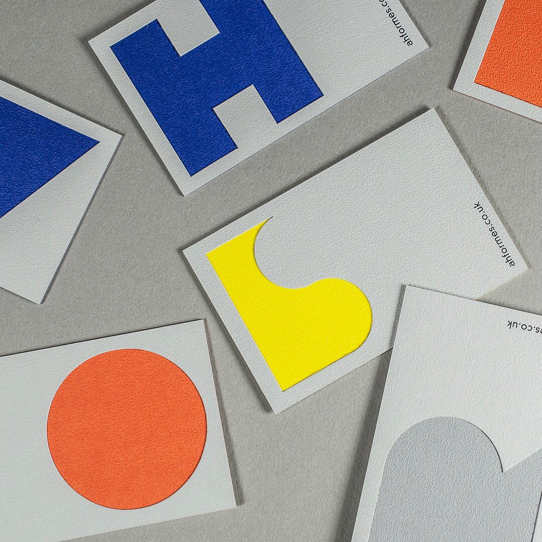 RealtPaperLtd's tweet image. IMPRESSIVE Business cards for @AHFormes featuring a Sandgrain emboss, on die cut contrasting @colorplanpapers sheets that have been triplexed to 525gsm. Printed by Lancashire Printing Co with die cut by @PointControl. 

#colorplan
#triplexed