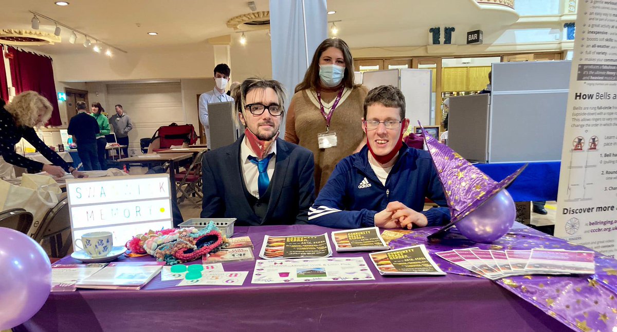 Kathryn52751360's tweet photo. @meetmacintyre at the Great #Chesterfield Get2gether sharing info about Tech Wizards, Community Roast dinner, Mindful Walks and Memory Cafe. #connecting #community #PartOfSomething #HowCanWeHelp https://t.co/WRfqtrci0C