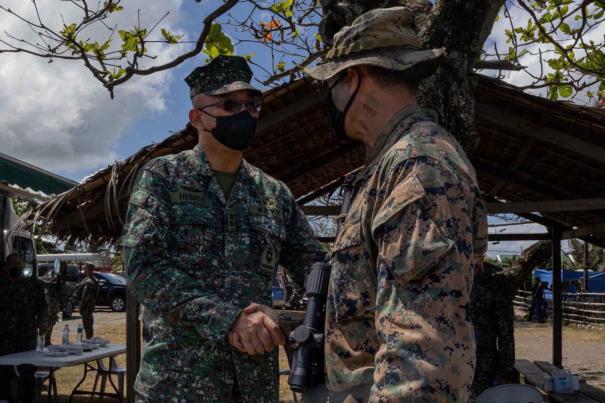 Philippine Marines with Marine Battalion Landing Team 10 and U.S Marines with 1st Battalion, 3rd Marine Regiment take part in a bilateral beach defense exercise during Balikatan 22, at Aparri Beach, Cagayan, Philippines. 

#Balikatan22
#Marines