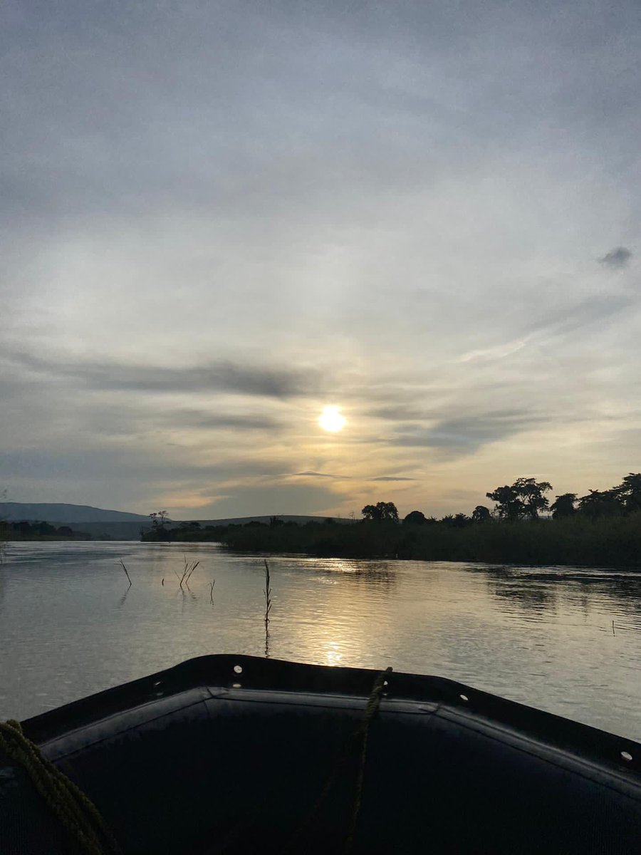 here some pictures of our excursion on the lukuga river. 
The Lukuga River is a tributary of the Lualaba River in the Democratic Republic of the Congo (DRC) that drains Lake Tanganyika. #RDC  #discovertanganyika  #tourism