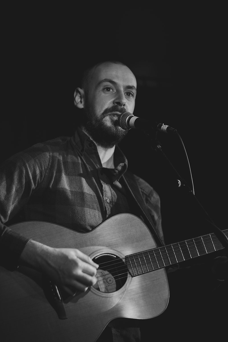 samcartermusic's tweet photo. Pleased face! Because gigs. Had a great
weekend singing #shapenote and making pizza. Now,
more gigs please. This week:
7th @arts_hermon Centre, #Oswestry
8th @plougharts @ St Anne's Arts & Community Centre,
#Barnstaple
9th @poundarts #Corsham
#livemusic https://t.co/itbwDfDbFW