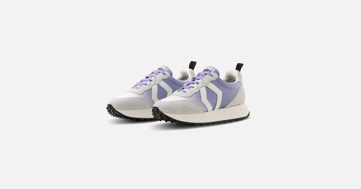 mikakus's tweet photo. The faded lilac colour of the RR4 Utopia is intended to represent the colour of the sky, when the sun goes down #MIKAKUS #backforward #designedinitaly #madeineurope #environmentalfriendly #sneakersaddict https://t.co/EipQKhA7fM