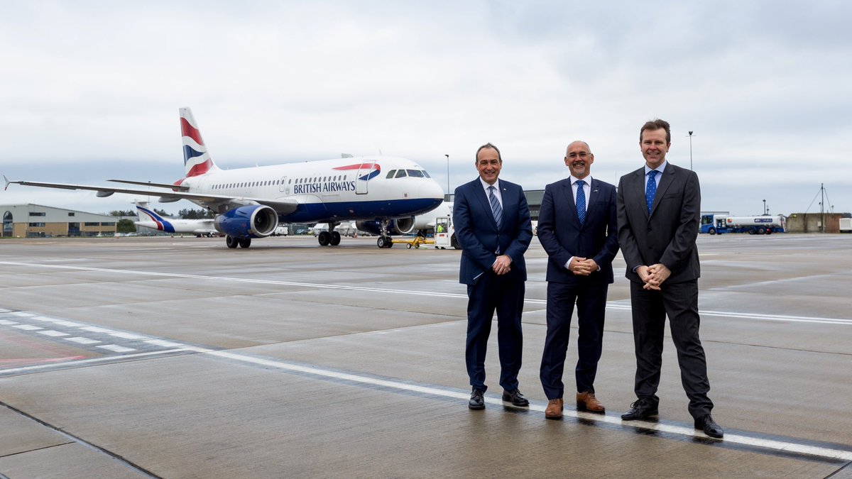 Well done ⁦@lyndonfarnham⁩ ⁦@PortsofJersey⁩ ⁦@British_Airways⁩ on the new 5 year agreement for BA flights from Jersey to Heathrow. #securingourfuture