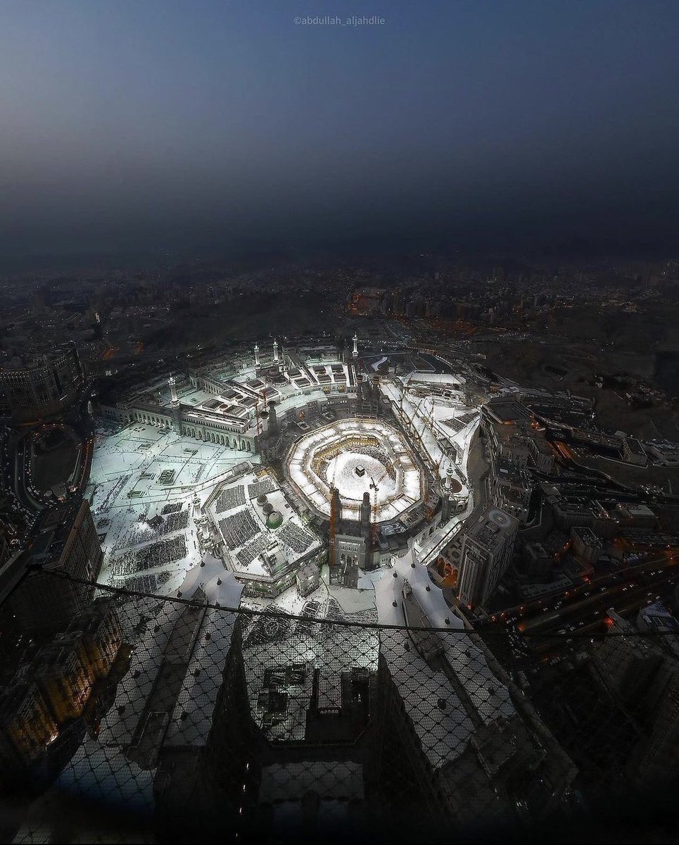 AroundSaudi's tweet photo. Mecca 🕋 #Saudi Arabia. 

#Ramadan #رمضان_كريم https://t.co/MEtxTEhUDJ