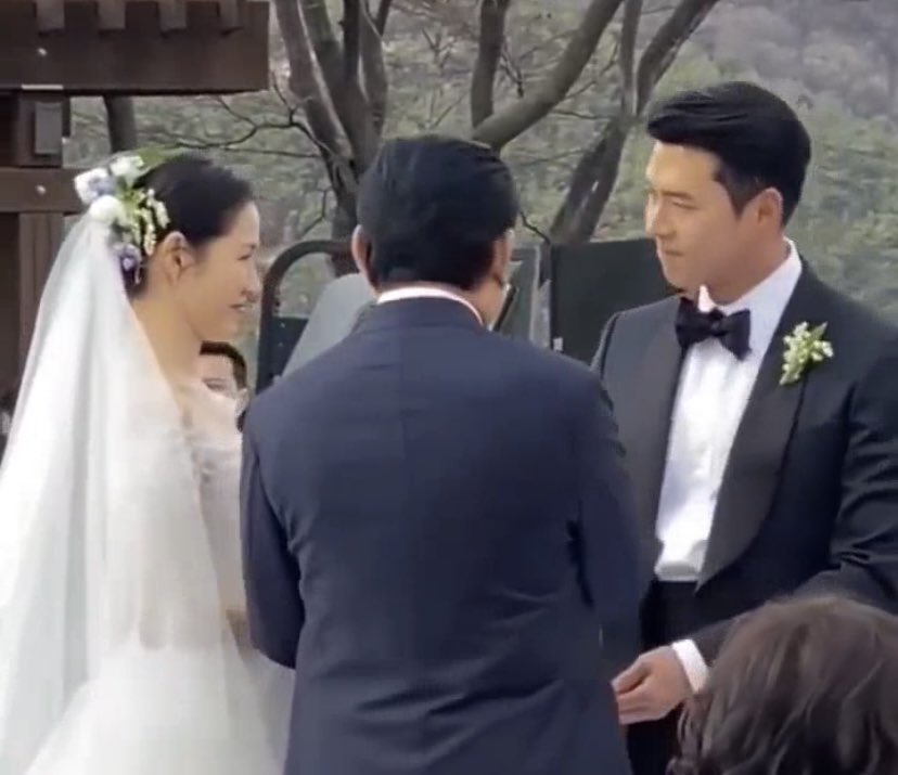 cheonnunn's tweet photo. really my favourites being in love and having a family together, being life partners who will journey through the rest of their life together as each other’s strongest pillar of it😭 as a fan, I’m happiest seeing them happy and here they are being happy and in love together😭❤️ https://t.co/fCVRNEHJPb