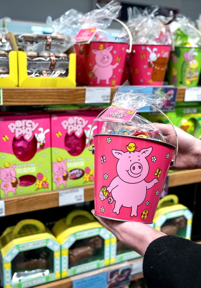 StPancrasInt's tweet photo. Give your Easter collection some character🐷🐛Treat the Percy or Colin fans in your life with a bucket of their favs!

#stpancras #easer #marksandspencer #colinthecaterillar #percythepig #eastereggs #london https://t.co/sxtSX7maDz