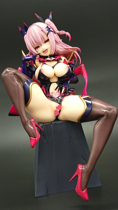 最近届いたスケベフィギャー(*'∀`)
この中だとアソコの造形がスジで止まっているユキカゼが1番センシティブ度が低いのはバグ。 