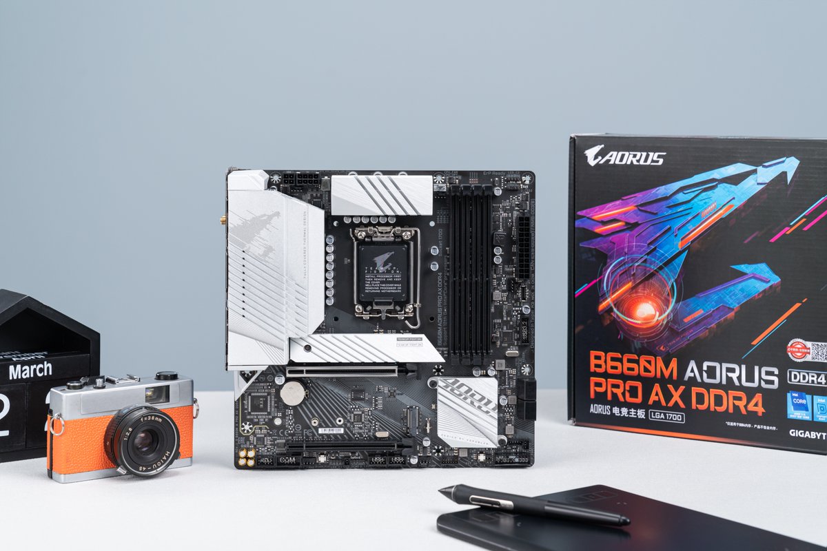 aorus_es's tweet photo. ⭐️B660M AORUS PRO AX DDR4🤤
#B660M #TheNewKingOfGaming https://t.co/hYfmWpchuM