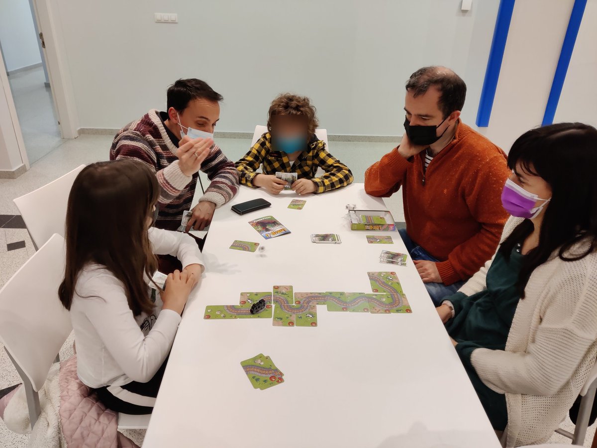 Galukasociacion's tweet photo. #TinyEpicDungeons, #LocknRoll, #Desmelenados, #ZombieTeenzEvolution, #24H, #Catan, #SlideQuest. https://t.co/9yx8rpaPow