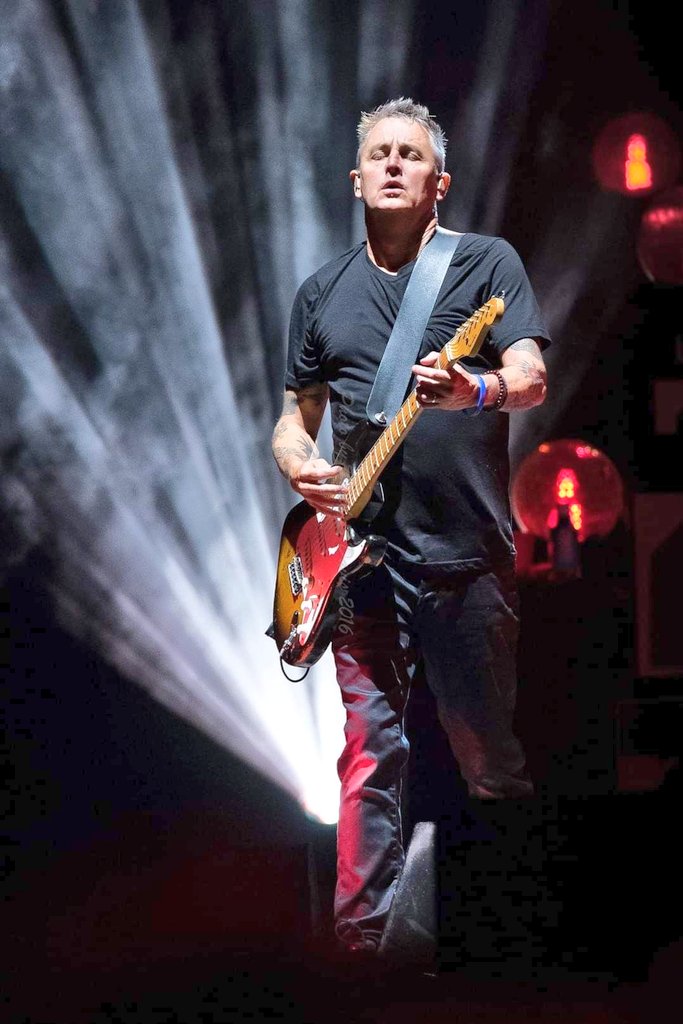 Happy birthday  MIKE MCCREADY 56
PEARL JAM 
