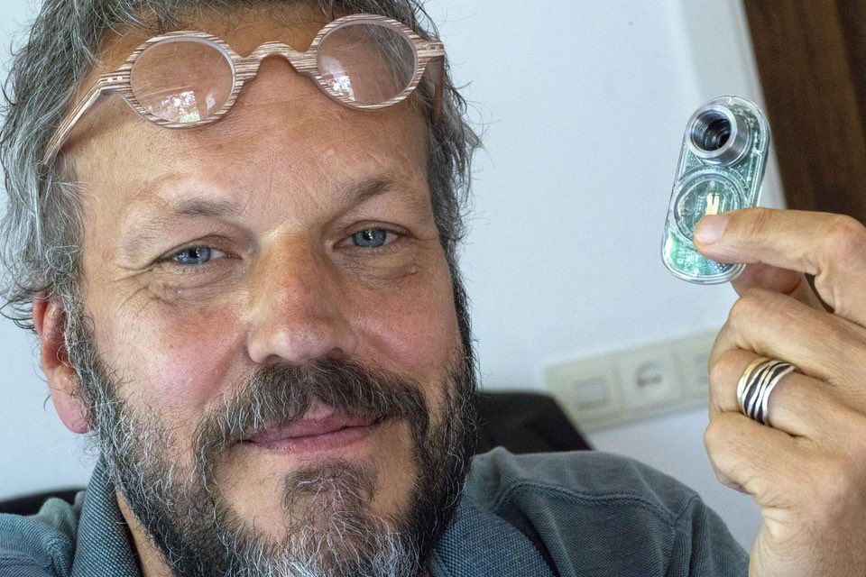 debroervanroos's tweet image. we zijn voor BOOS op zoek naar deze man, Keesjan Klant.

•zat in afl. over IQ2, gaat om 2,8 miljoen euro aan verdwenen investeringen  
•heeft verleden vol soortgelijks: investeringen verbrassen voor persoonlijk gewin
•is nu kwijt

mail boos@bnnvara.nl als je iets weet, dank!