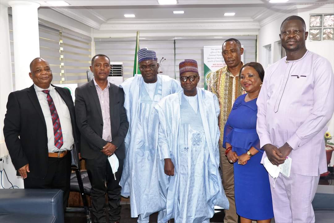 natpopcom's tweet photo. NPC Chairman, @NKwarra received in audience a delegation from African Centre for Statistics United Nations Economic Commission for Africa led by their Director, @OliverChinganya, at the NPC's HQ, Abuja yesterday.

#2022Census #DigitalCensus
https://t.co/3vhNBrJ1GH https://t.co/kXYnS99XHQ