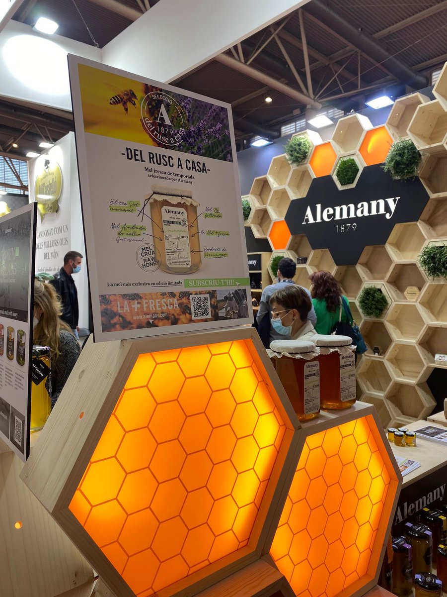 alemany1879's tweet photo. 📣 Segon dia de fira @AlimentariaBCN 🔛 

Visita'ns fins al 7 d'abril 📅 al Pavelló 2, Estand 251, Línia E.

#UniversAlemany, #ArtCulturaHumanitat 🖤 https://t.co/XNQzYndvF9