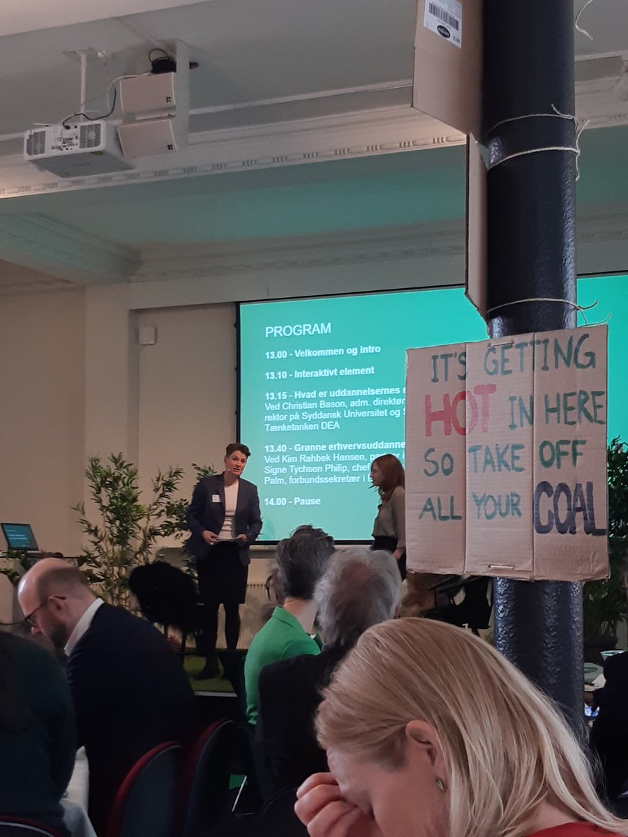 DitteHovelsoe's tweet image. #partnerdag i @TaenketankenDEA med fokus på uddannelsernes rolle i den grønne omstilling. I følge @StinaVrangElias skal vi turde tænke vores uddannelser anderledes, hvis vi skal i den grønne førertrøje #uddpol