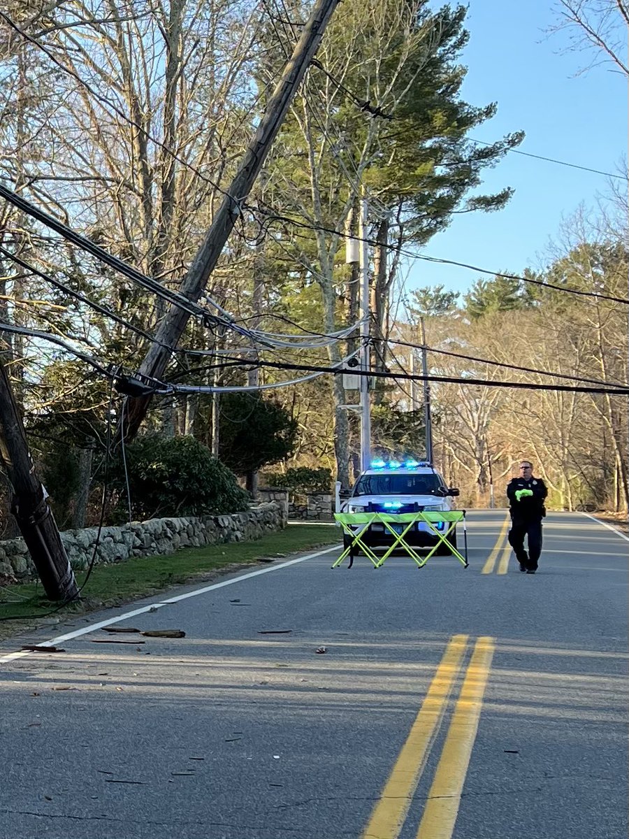 *URGENT*
Farm St is closed at Bridge St for a pole down. Detours in place. Inbound traffic diverted to Donnelly Drive and Hunt Drive. Expect delays. Access to DSRHS ONLY from Donnelly Drive/Medfield side. <a href="/DS_Schools/">Dover Sherborn PS</a> <a href="/SherbornPolice/">Sherborn MA Police</a>