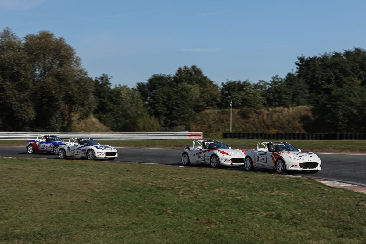Mx5cupMazda's tweet photo. Rusza Unitel Mazda MX-5 Cup Poland powered by Hankook 

Sponsorem tytularnym cyklu wyścigów w 2022 roku została firma UNITEL, a partnerem oponiarskim i wyłącznym dostawcą opon będzie począwszy od sezonu 2022 koreańska firma HANKOOK, która podpisała 3-letni kontrakt. https://t.co/pwHeh4icPO