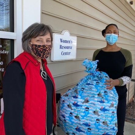 WRCalamance's tweet photo. THANK YOU to the folks at Amazon RDU9 Distribution Sort Center for the GENEROUS donation of toiletries to assist our clients! Community support makes it possible to accomplish our mission!
#WRCAC #EmpoweringWomen #EnrichingLives #thankyou #local #nonprofit #supportyourcommunity https://t.co/NpfIzT3WYr