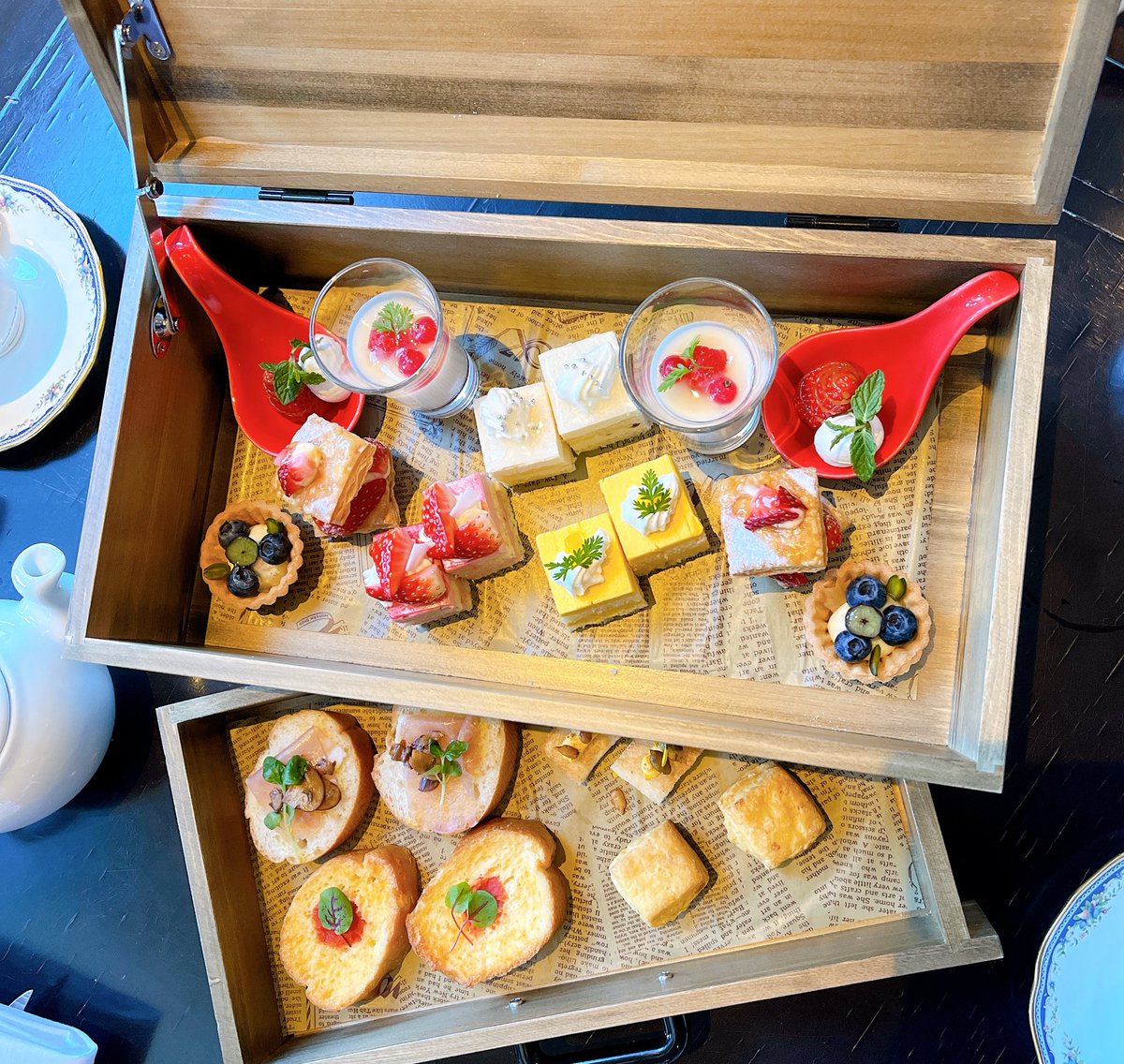 結婚記念日にアフタヌーンティー🫖💒
おかげさまで９年目スタートしました💍 https://t.co/fw3cloWcGV