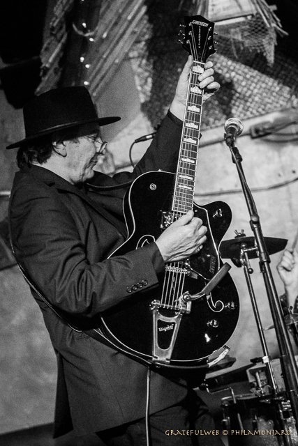 GeorgiosMasman2's tweet photo. Breaking into music in a big way fronting the #80s band #WallofVoodoo #StanRidgeway & Stewart Copeland joined forces on Francis Ford Coppola's film "Rumble Fish"Since then, he has recorded over 26 solo, soundtrack & collaborative projects.
#HappyBirthday Stanard "Stan" Ridgeway https://t.co/9fJArnBcMh