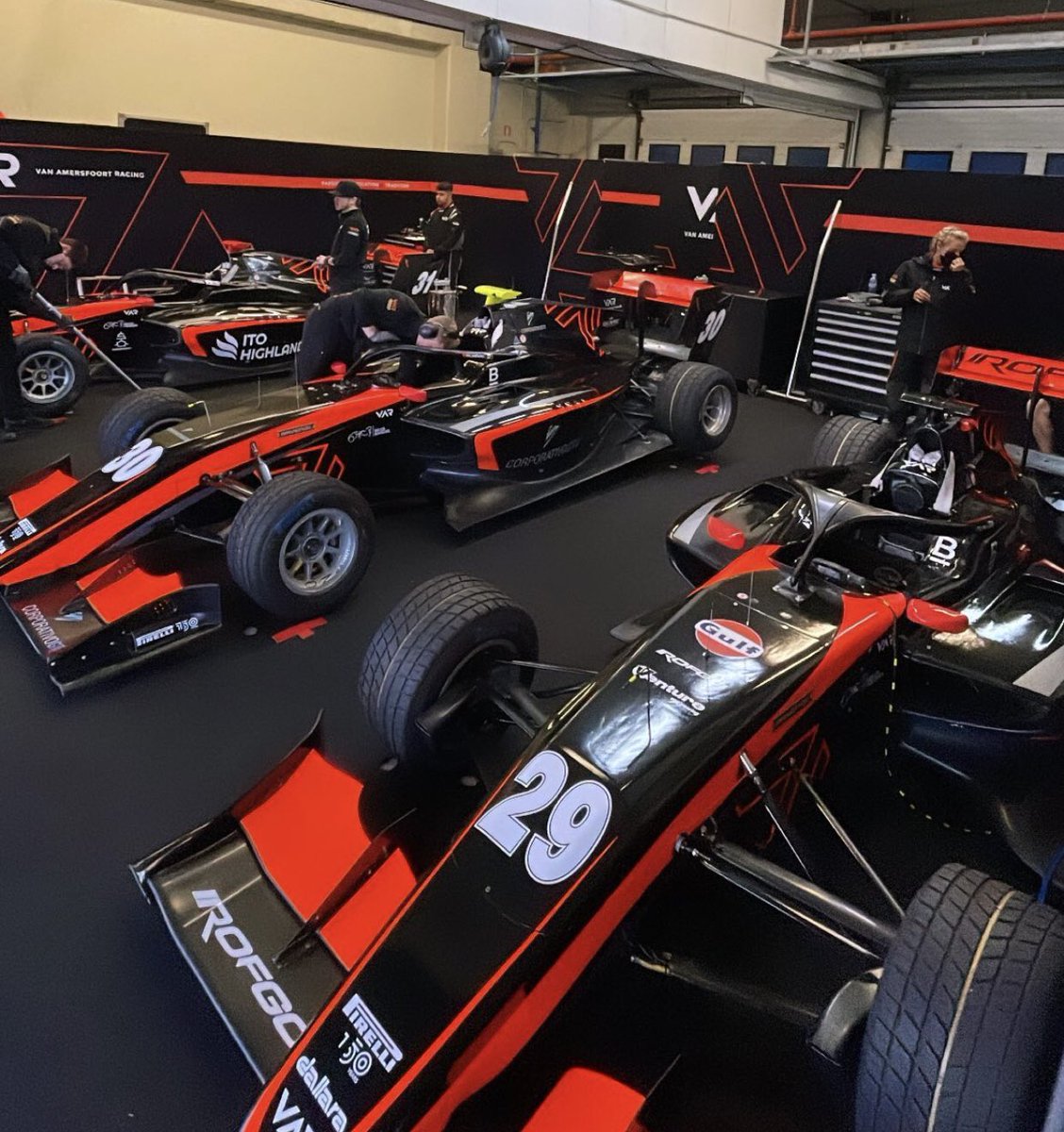 Corazondef1's tweet photo. #F3Test 

Buenos días, hay bandera verde en @circuitodejerez clima inestable , piso húmedo para la primera sesión de la mañana , nosotros esperamos por el 29, esperamos por @FranColapinto 🇦🇷 @BulletSportsMgt https://t.co/KfnbSa8VUT