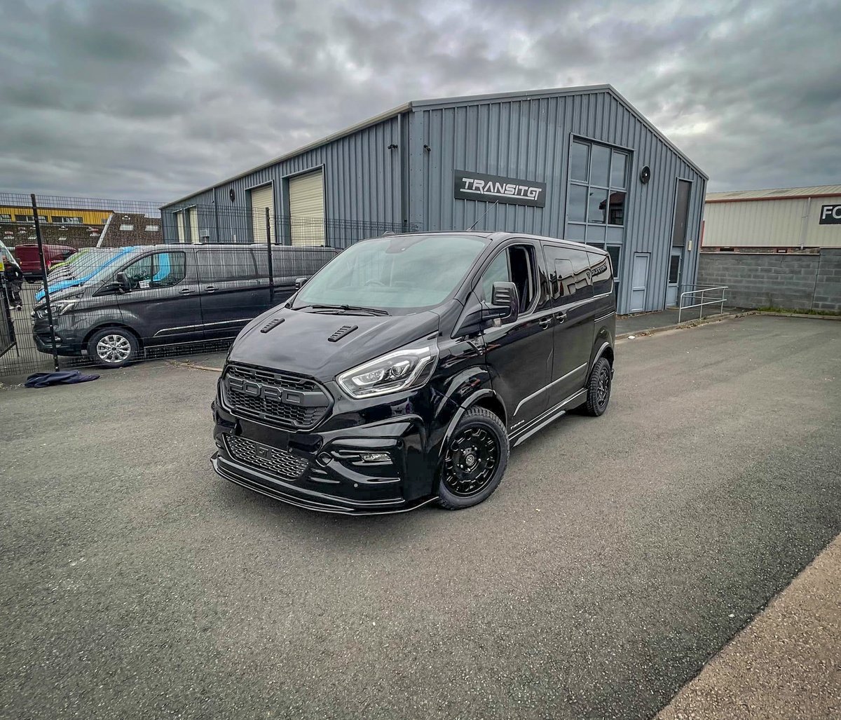 AxeUK's tweet photo. EX35 in Satin Black 
Available in 8 x 18" 
(5/108 - 5/160)
https://t.co/PrF7c4HBKZ
#axewheels #cars #carwheels #vans #vanwheels #alloys #alloywheels #wheels #ford #transit #transitgt #photography #vanphotography #uk #eu #usa #worldwide #ordernow #instock #follow4more #like4more https://t.co/2lNFsKhM8I