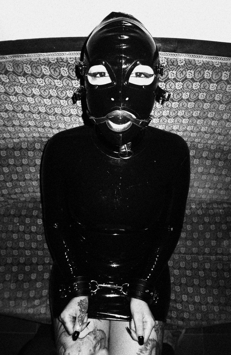 TrishaRubber's tweet photo. Want to see my #pussy and exclusive photos and clips from this shooting?

Subscribe to my https://t.co/xkWhXfNTRy

20% off NEW SUBSCRIBERS 

#latexdoll #rubberdoll #bdsm #latex https://t.co/ZCmj4SunR3