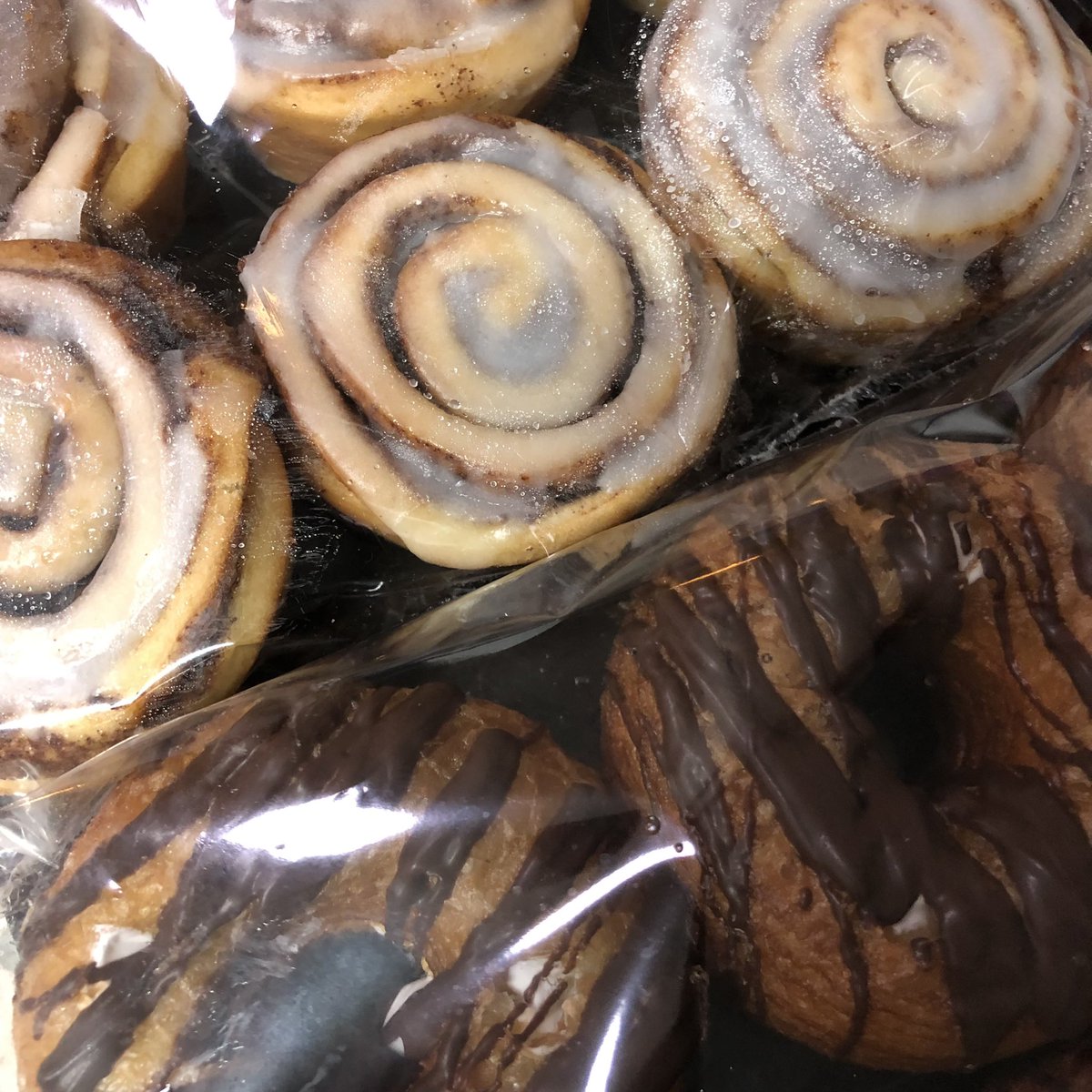 CharleneSeini's tweet photo. The perfect treats for a rainy day. Thank you for the Employee Appreciation gift @SaratogaSA https://t.co/VPev577MeT
