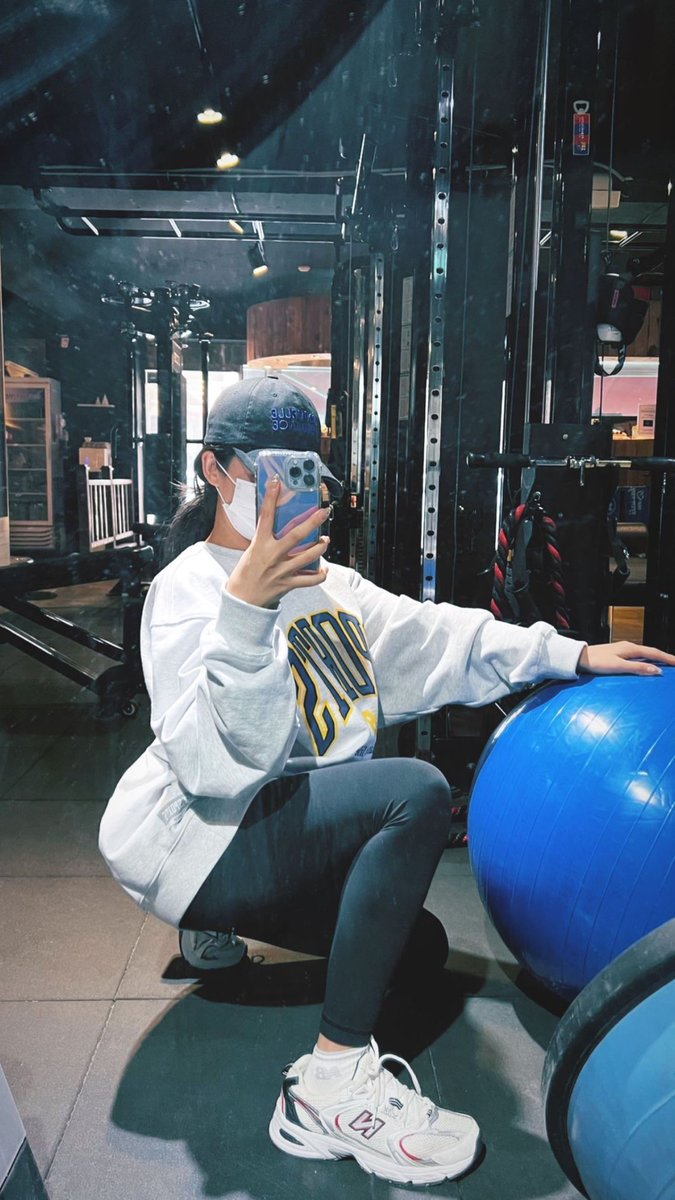 Twitter ээ ашиглаагүй удаж одооноос идэвхтэй байна аа😜♥️