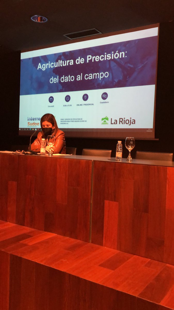 AgroPixel's tweet photo. Empieza la jornada “Agricultura de Precisión: del dato al campo” en la Bodega Institucional La Grajera. @VINIoT1 @Sudoe5 @lariojaorg https://t.co/TEEfwre6Q5
