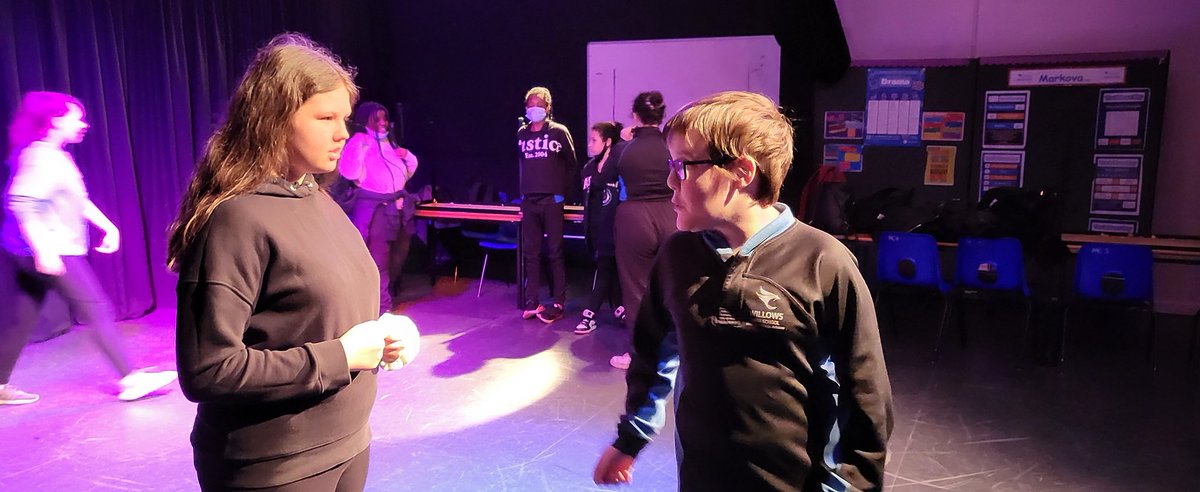 carla_wl's tweet photo. @whsperformarts Year 8 exploring the relationship between Lady Macbeth and Macbeth. We saw some formidable Lady Macbeth portrayals! @willowshigh @TheRSC #thescottishplay #Shakespeare https://t.co/rfpPOfhkao