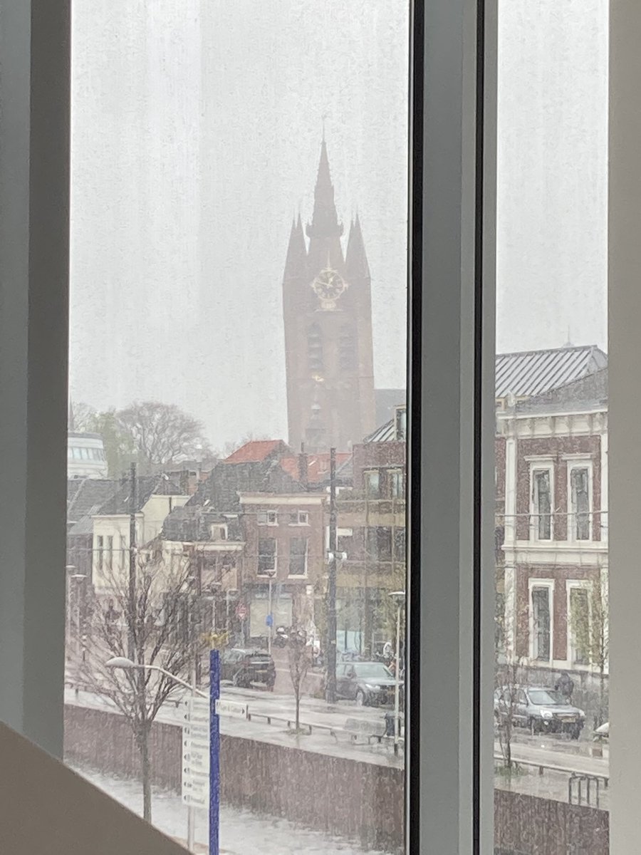 VanBijsterveldt's tweet photo. Na lange tijd weer mijn eerste veiligheidsoverleg op het stadskantoor, met uitzicht op de Oude Jan💙. Voelt goed! Helaas wel de laatste vergadering met onze geweldige politie-teamchef Mark van Capelle, we gaan hem missen, maar gunnen hem van harte zijn promotie!💪 @POL_Delft https://t.co/OZmyr2UvAg