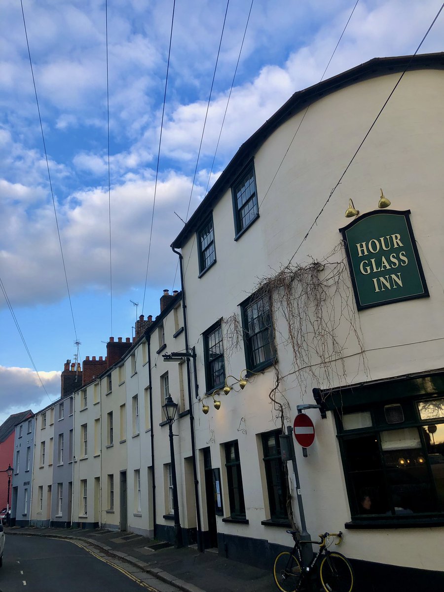 ExeterLiving's tweet photo. One of our favourite streets in Exeter π
π Melbourne Street, by the Hour Glass Inn
πΈ by @harrietavn (Insta)
#Exeter #Exeterpub #Exeterstreets https://t.co/OIxsdAELBU