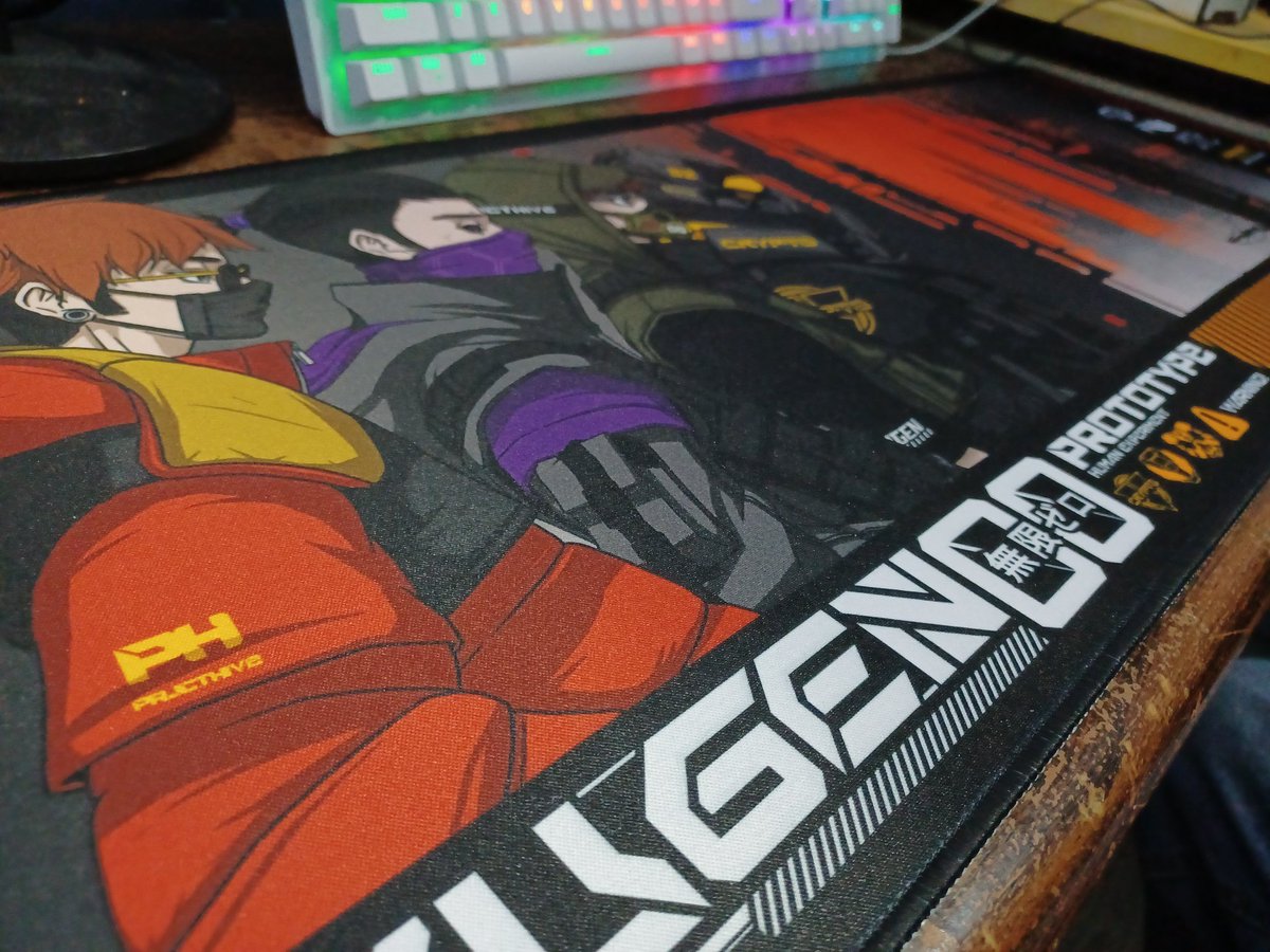 New desk mat. Courtesy of <a href="/MUGEN_Z3RO/">MUGEN</a> . Life is good.