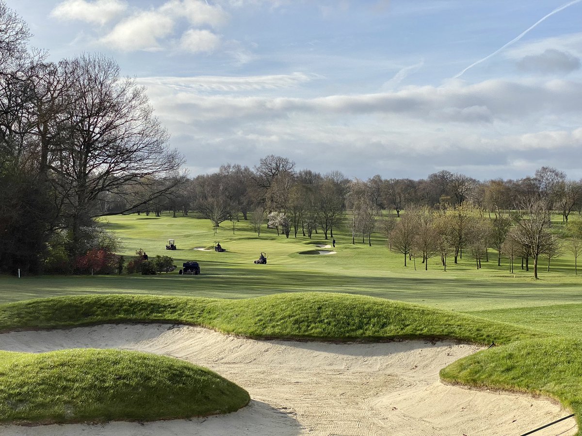 smudgersmith791's tweet photo. Great effort from the team last few days, very pleased with @OltonGolfClub course condition for so early in the year. Set up nicely for day two of @clutchprotour day two of the midlands masters 🏌️‍♂️ Testing conditions with the breeze 💨 #golf #clutchprotour #oltongolfclub https://t.co/EazZJvGOEd