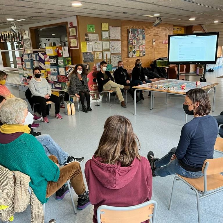 BiopolisJunior's tweet photo. 2. En aquest espai de formació hem après tècniques de relaxació, consciència corporal, escolta activa, mirada sistèmica, comunicació no violenta (CNV), reflexions pedagògiques, sentir-nos, expressar-nos, cuidar-nos....per continuar millorant... 
#biopolisjunior #biopolisworld https://t.co/OKY9lbIxM9