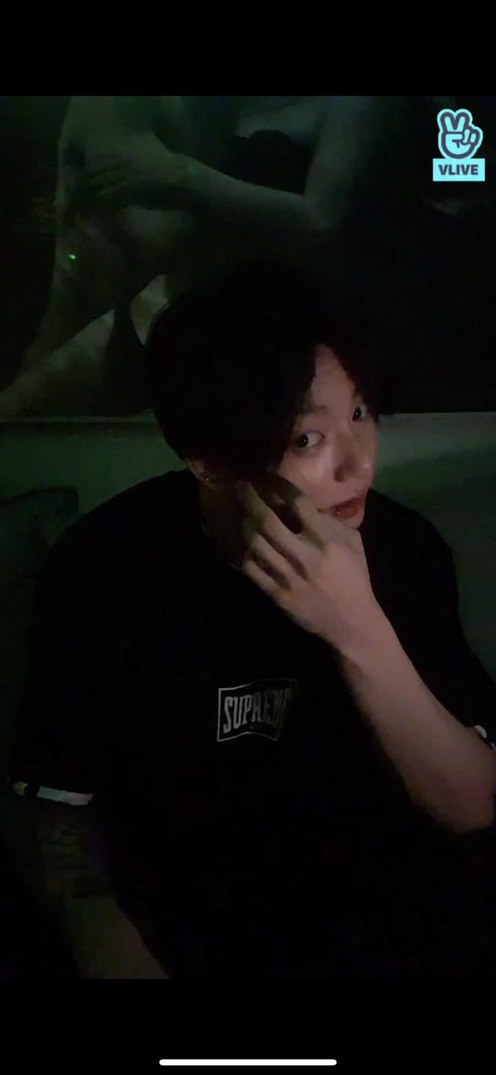 jaykayarmy's tweet photo. HIS SO SPECIAL! PROTECT JUNGKOOK AT ALL COST! 
JUNGKOOK IS LIVE https://t.co/gOyg6xRMMv
